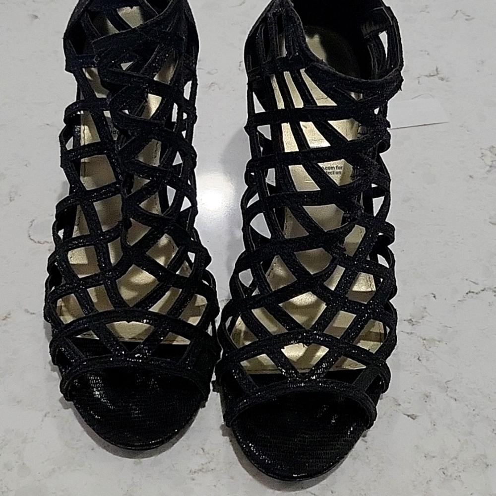 Black 2 1/2 inch heels